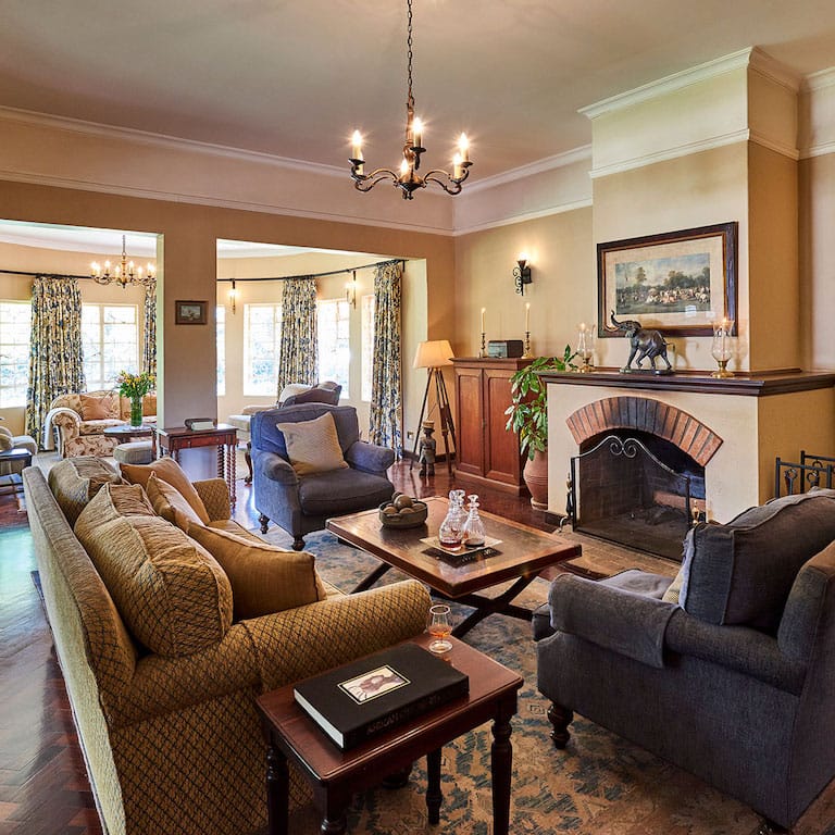 3-Legendary-Lodge-Spacious-living-areas