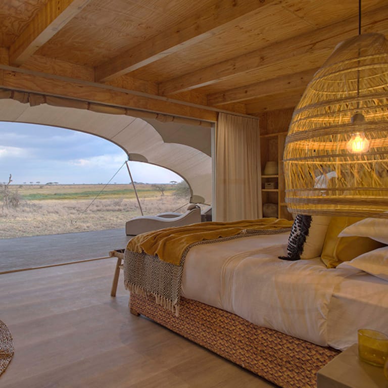 Namiri-Plains-Tent-interior