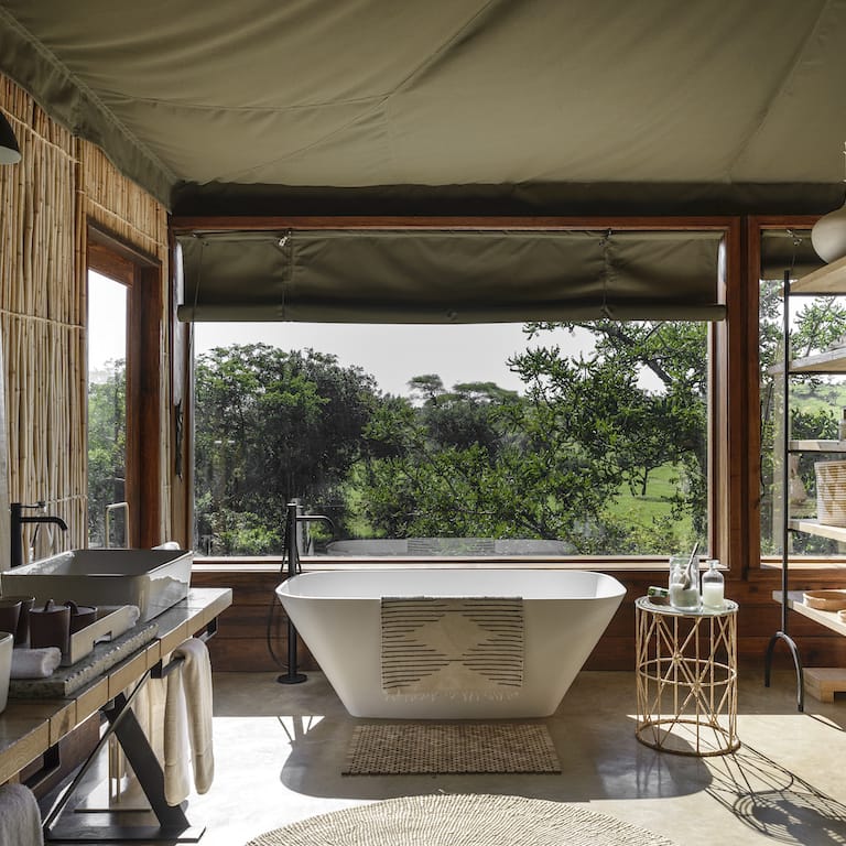 Singita-Faru-Faru-Lodge-Suite-Bathroom