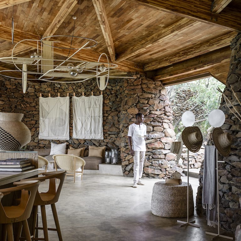 Singita-Faru-Faru-Lodge-Welcome-at-Entrance