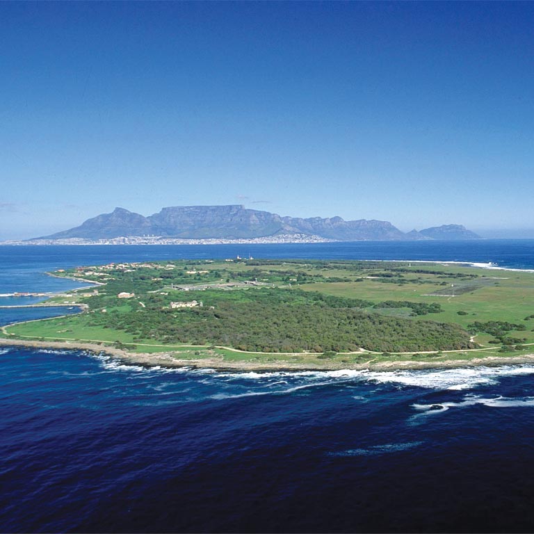 city-and-private-robben-island-tour-01