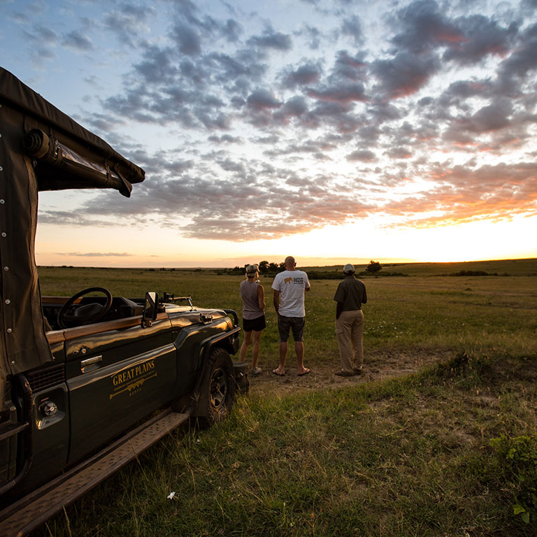 great-plains-conservation-mara-expedition-guests-sunrise.-2